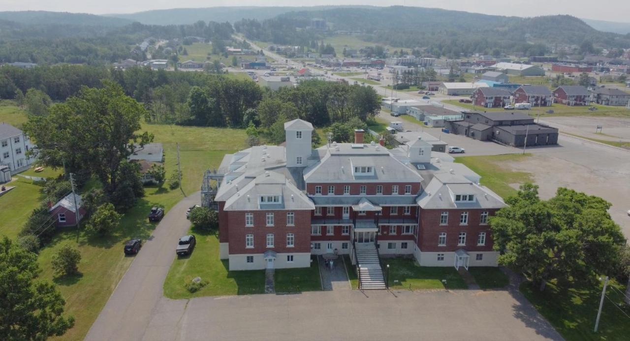 Le Couvent Apartment Sainte Anne-des-Chênes Екстериор снимка