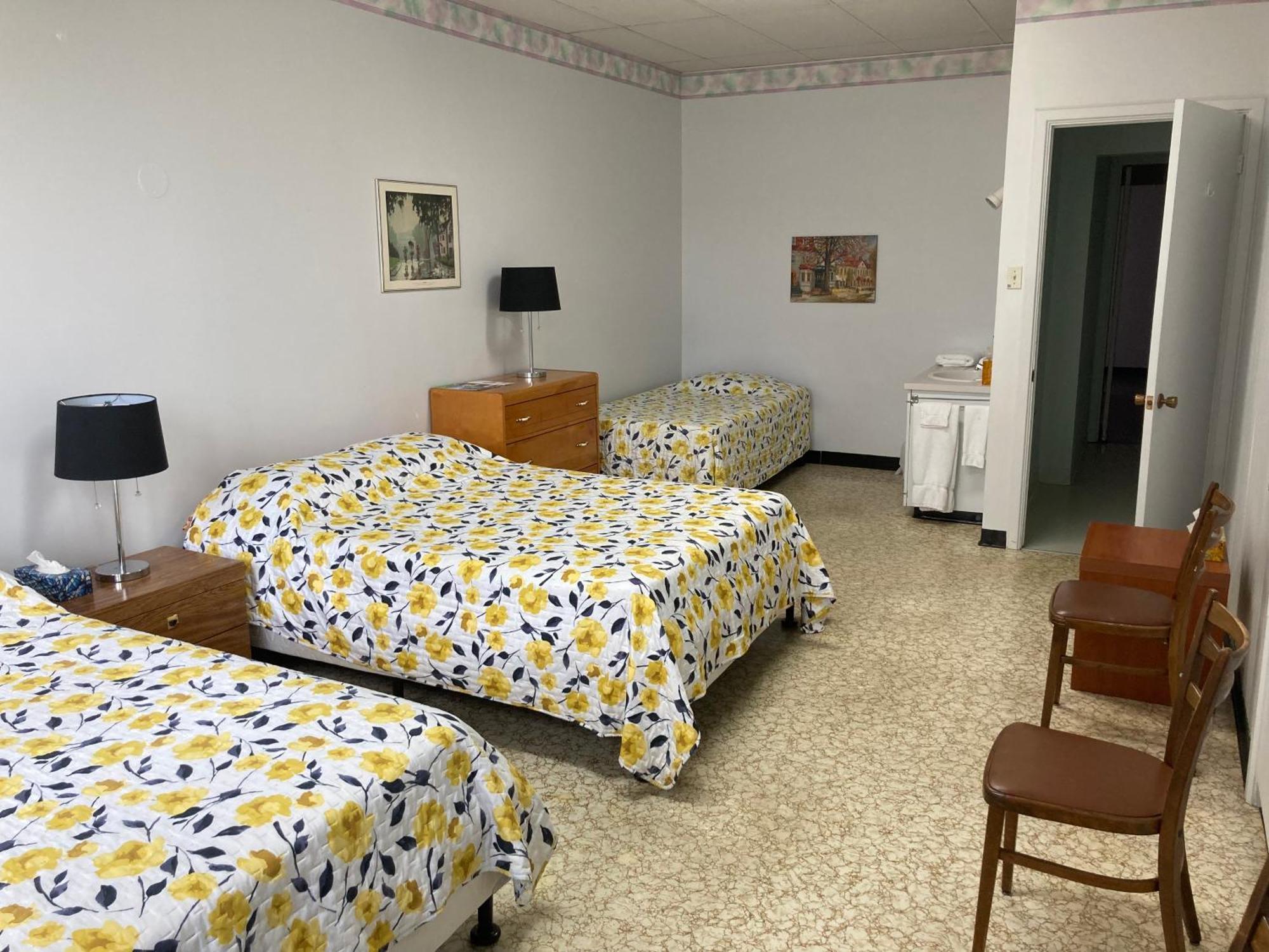 Le Couvent Apartment Sainte Anne-des-Chênes Екстериор снимка